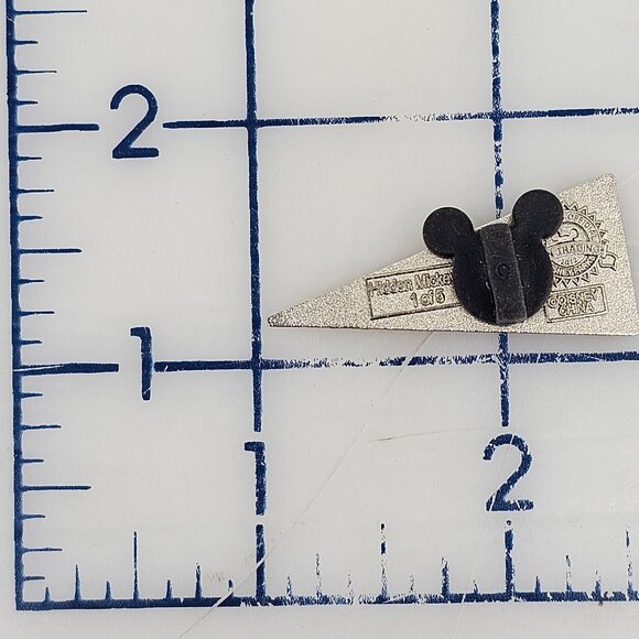 DISNEY Pin Trading ~ WDW Red Pendant 1/5 ~ 2012 ~ Hidden Mickey ~ P23 - Picture 11 of 11